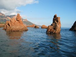 location saint raphael, villa bord de mer pied dans l'eau agay antheor