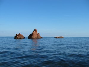 location saint raphael, villa bord de mer pied dans l'eau agay antheor
